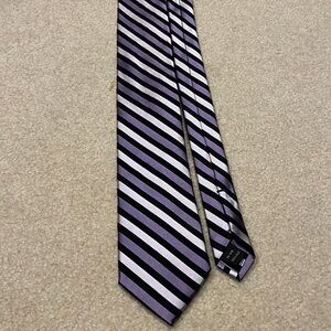Saks tie